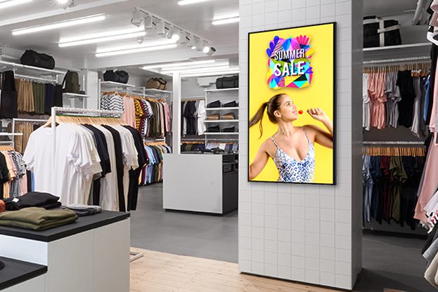 HIGH BRIGHTNESS DISPLAY (700cd/m²) This display is designed for brightly lit spaces such as retail stores and malls.The bright light makes your content really stand out from the crowd.